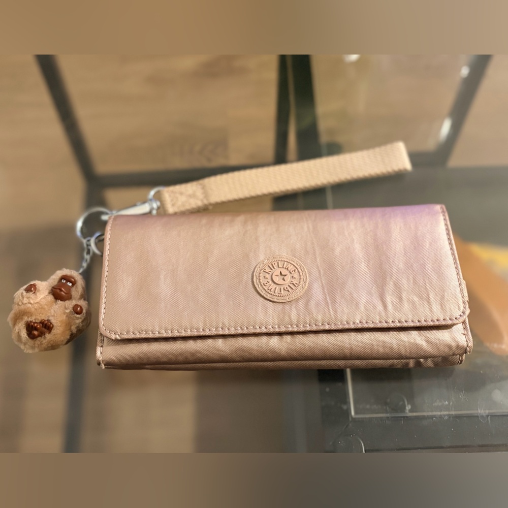 NWOT Kipling Rose Gold Wallet